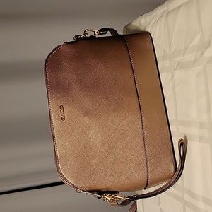 Lovevook Crossbody NWOT Bronze